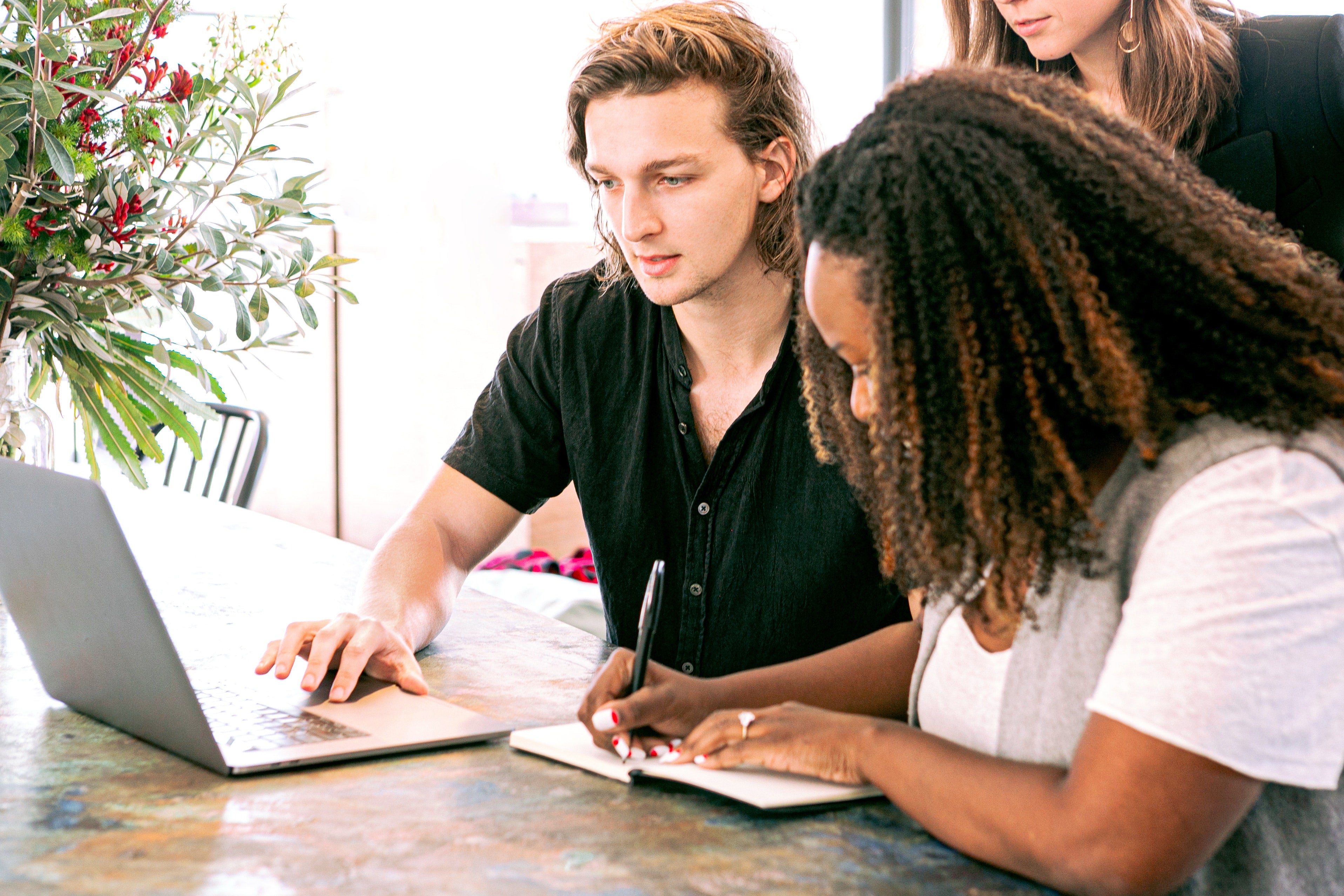 6 Ways to Minimize Stress While Maximizing Productivity